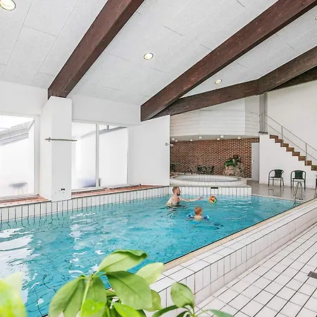 6 Person In Brovst-by Traum