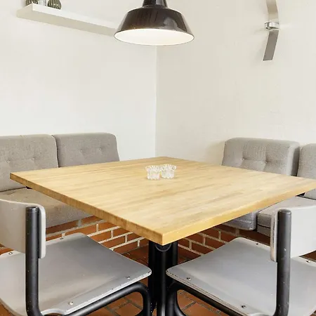 6 Person In Brovst-by Traum Brovst