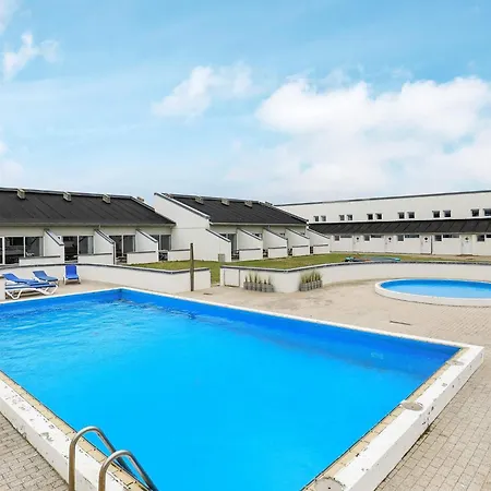 6 Person In Brovst-by Traum